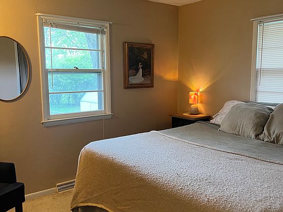 925 Arizona Bedroom 1