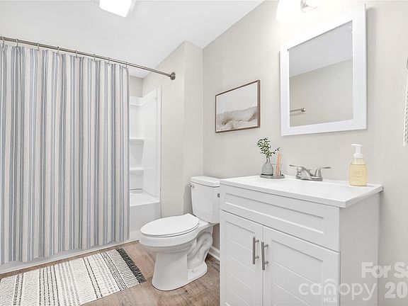 5th image of 528 6th St