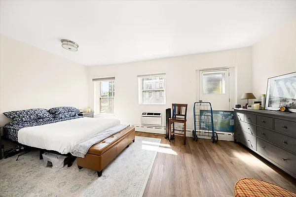 Rented by Douglas Elliman | media 8