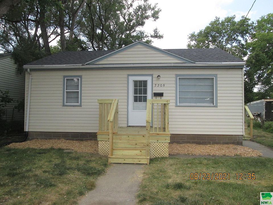 1st image of 2205 Geneva St