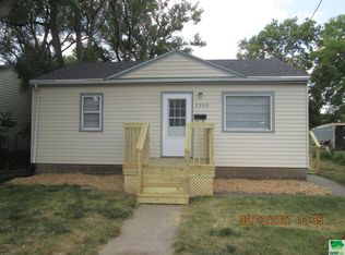 2205 Geneva St, Sioux City, IA 51103