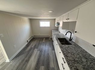 89 Brown St FLOOR 3, Pawtucket, RI 02860