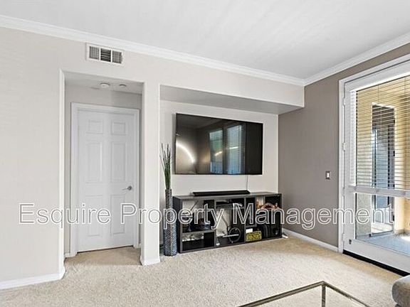 5th image of 242 Riverdale Ct APT 824