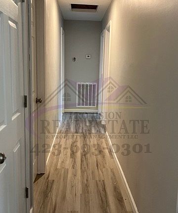 3rd image of 3831 Greendale Pl NE