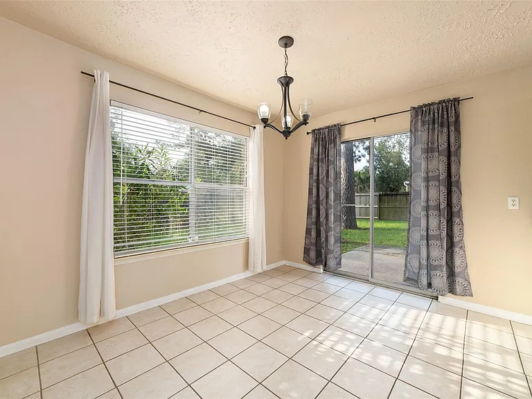 1934 Pincher Creek Dr — Photo 15