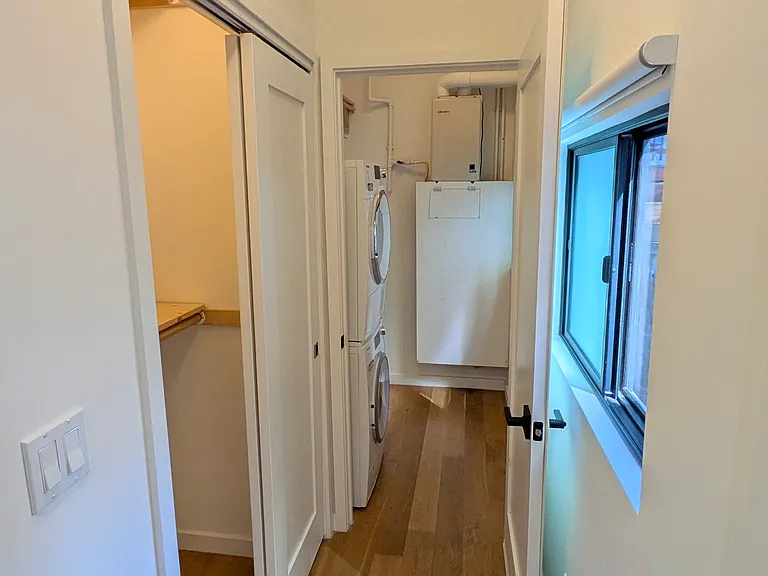 51 Moss St — Photo 19