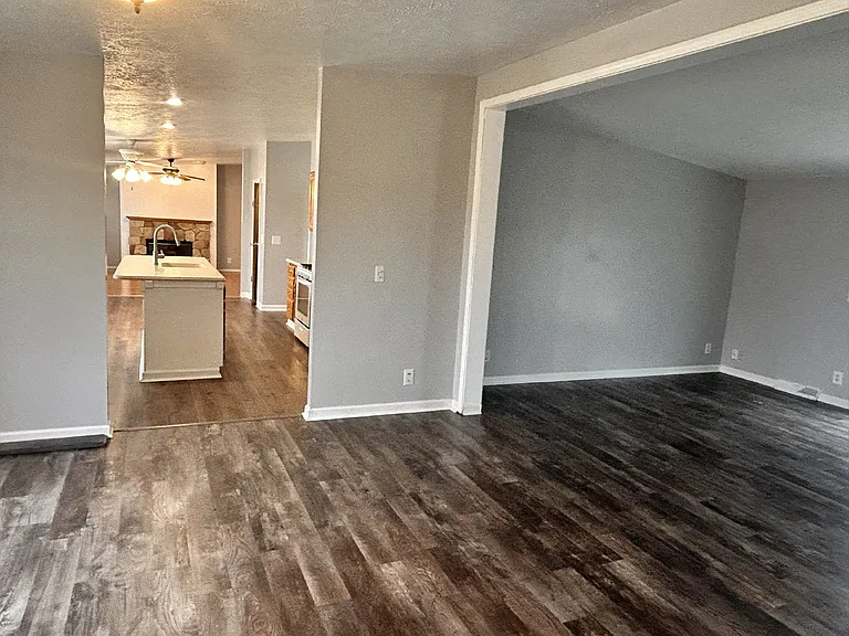 5024 Shamrock Way — Photo 2