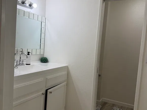 1804 Cirby Way APT B, Roseville, CA 95661
