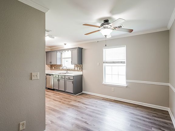 5th image of 3932 Rock Creek Dr
