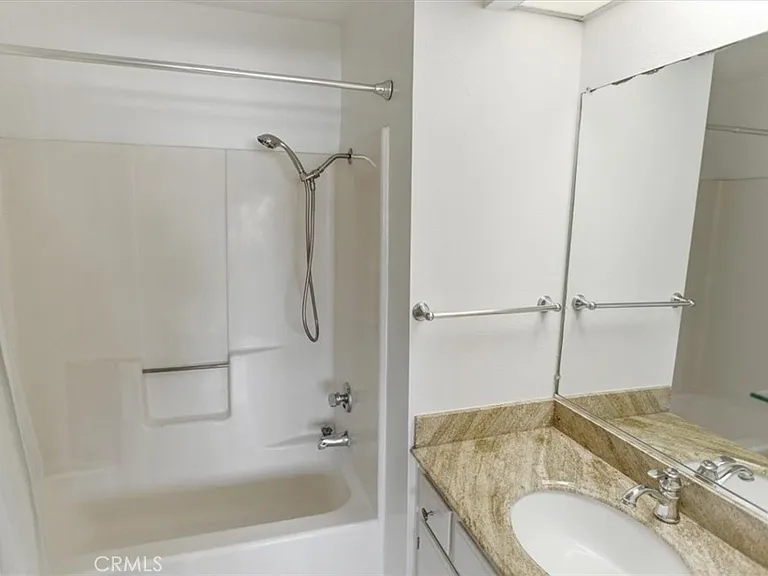 14727 Magnolia Blvd #110 — Photo 7