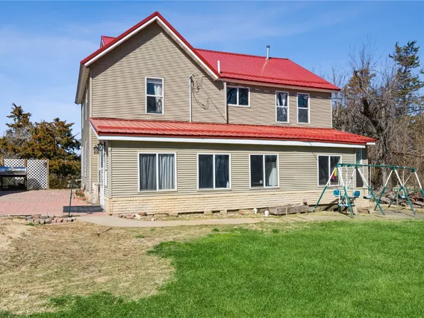 6060 28th Ave, Vinton, IA 52349