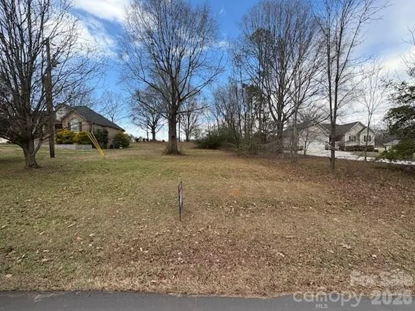 124 Harbourtown Dr #30, Kings Mountain, NC 28086