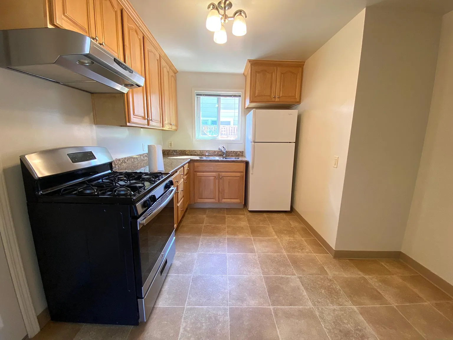 1204 Reese St — Photo 4