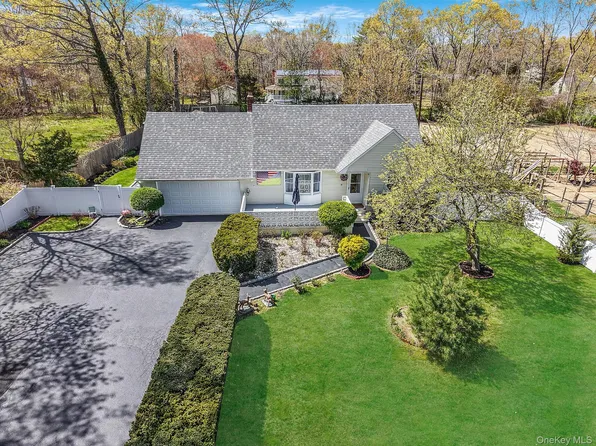 1989 William Floyd Parkway, Ridge, NY 11961