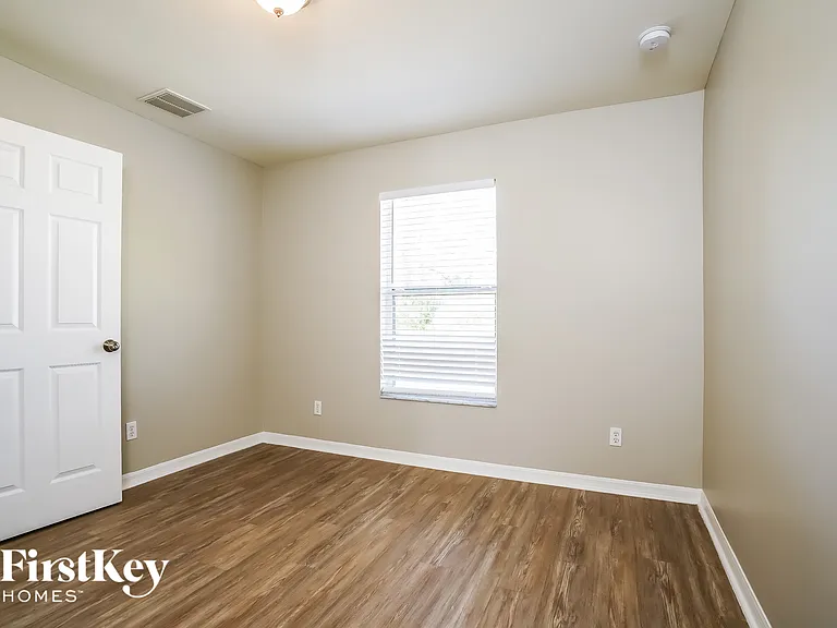 2023 Grayson Ave — Photo 10