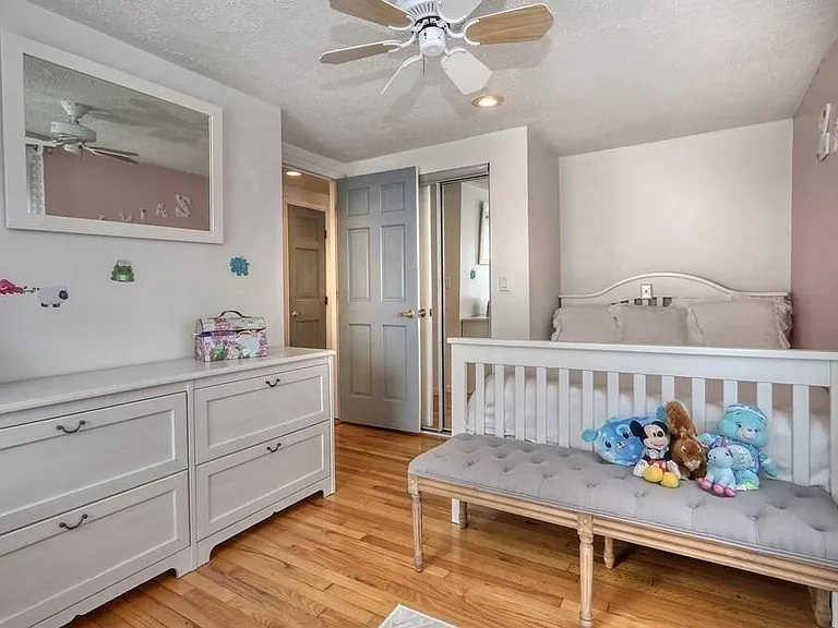 3 Oak Tree Rd — Photo 10