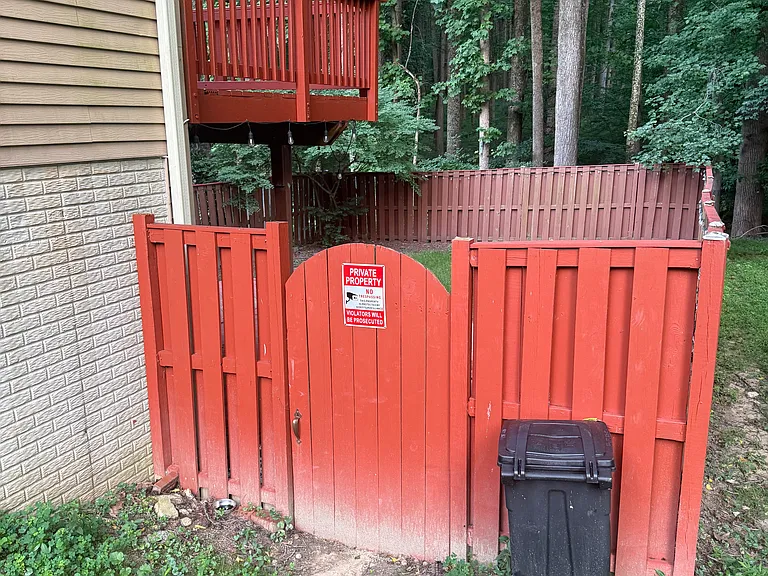 1328 Alderton Ln — Photo 8