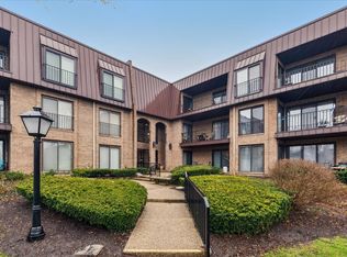 2 The Court Of Harborside APT 311, Northbrook, IL 60062