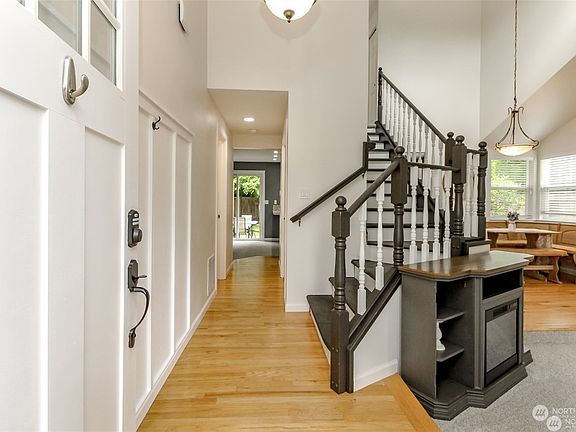 3rd image of 10918 204th Avenue Ct E