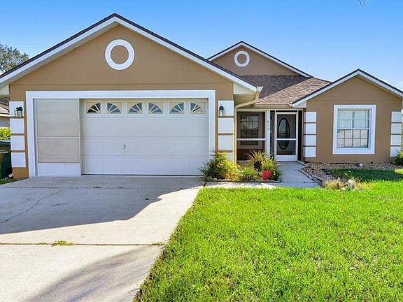 2nd image of 824 Grovepark Dr