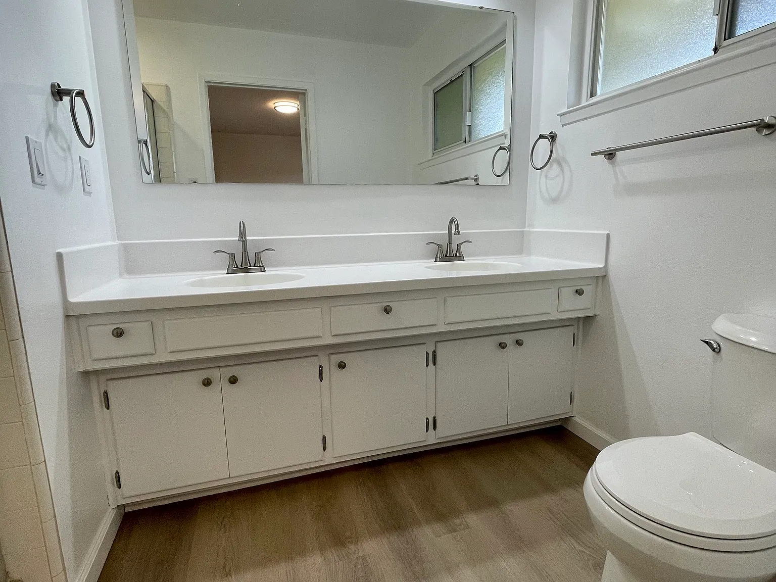 1053 Fairweather Dr — Photo 2