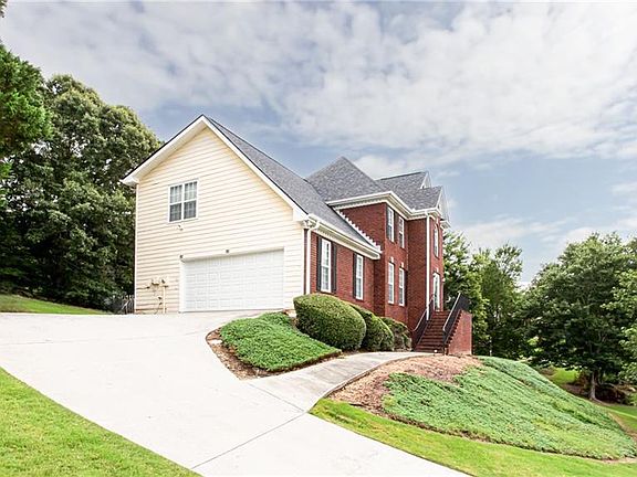 3rd image of 2436 Sky Valley Dr