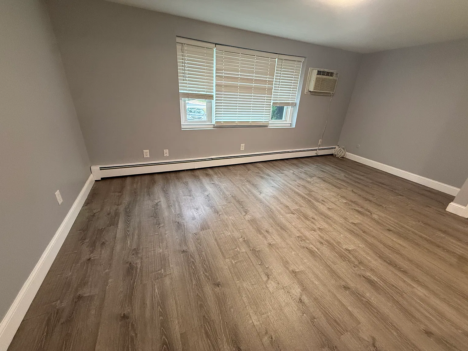 11 Allen Ave — Photo 3