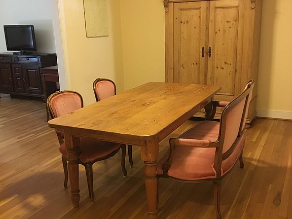 Dining Room (@11'x13'9")