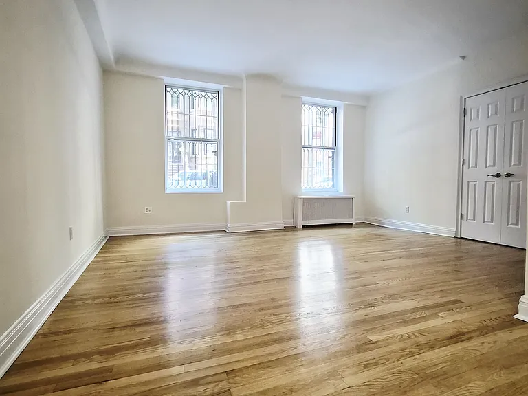 302 W 87th St #6 — Photo 2