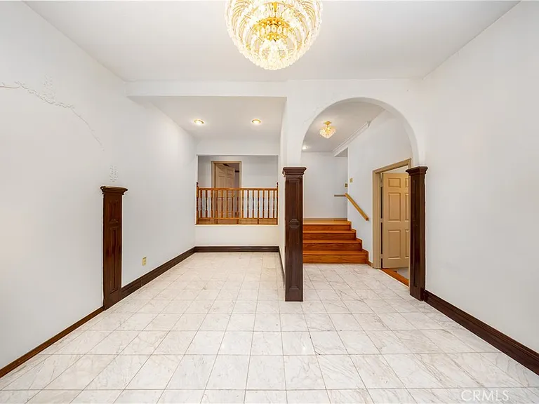 2831 Steeplechase Ln — Photo 4