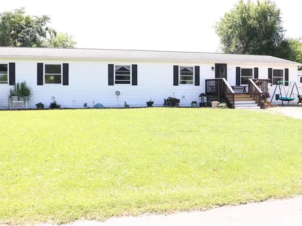 1003 East Broadway St., Blair, WI 54616