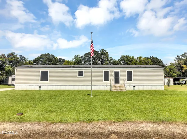 1111A Rene O Guidry Rd, Breaux Bridge, LA 70517