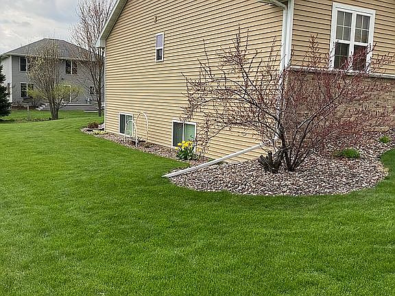 2nd image of 1067 Peonies Dr