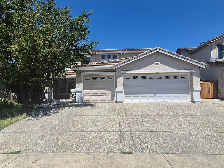 170 Bombay Cir — Photo 2