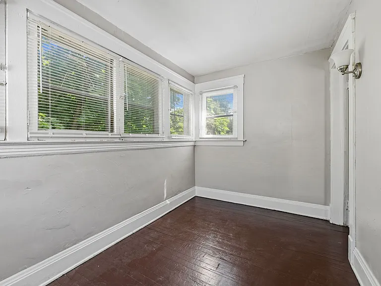 11611 Fairport Avenue — Photo 48