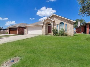 10421 Aransas Dr, Fort Worth, TX 76131