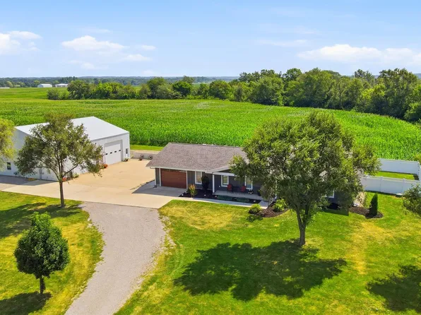 1594 Broad St, Keosauqua, IA 52565