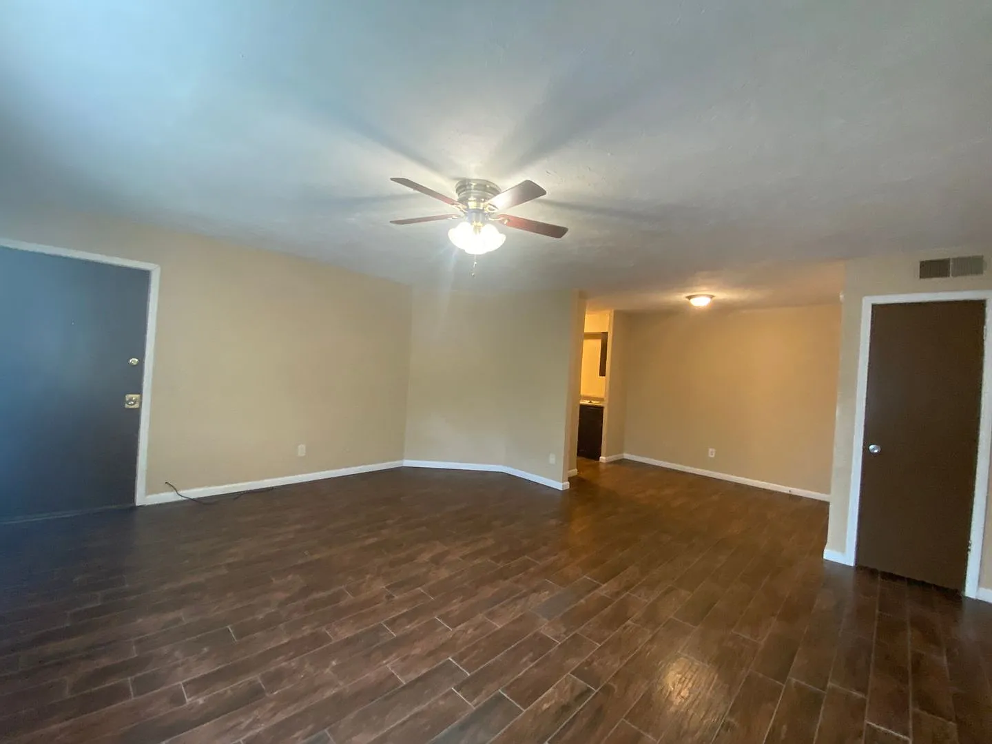 1 Bedroom 1 Bath Condo *Nw Expressway Section 8 Approved Property Spring Special — Photo 3