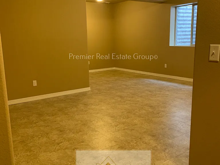 5948 Revelstoke Dr — Photo 8