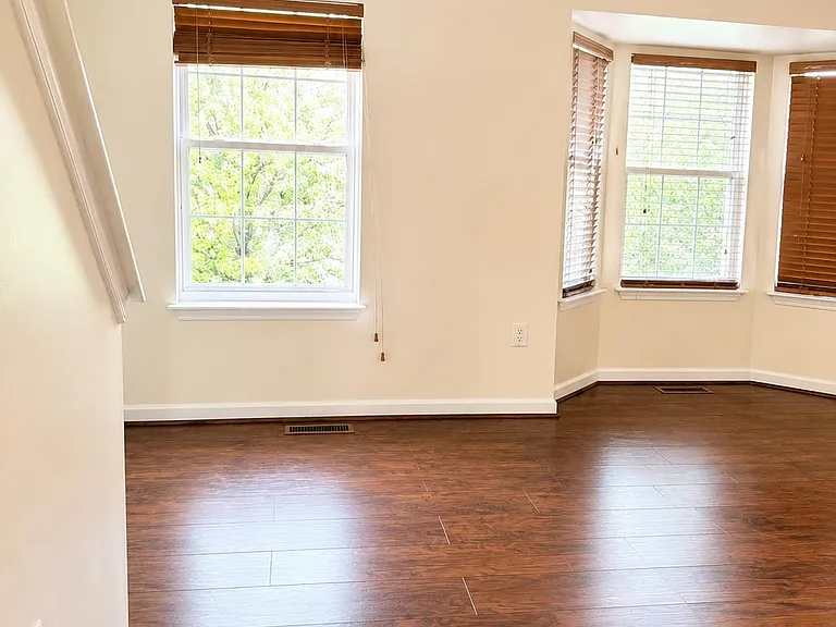 8809 Francisco Ct — Photo 6