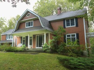 112 Round Hill Rd, Armonk, NY 10504