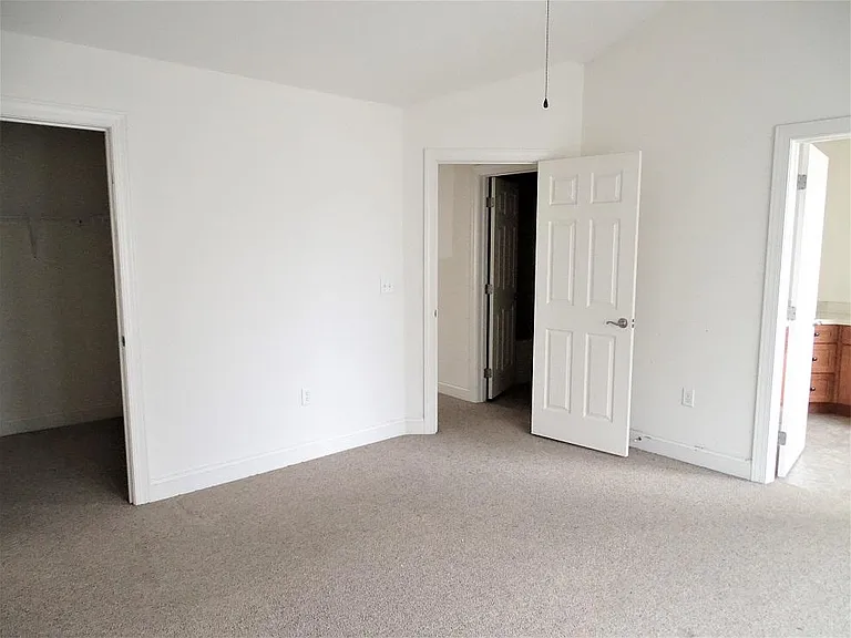 766 Oak Leaf Ln — Photo 11