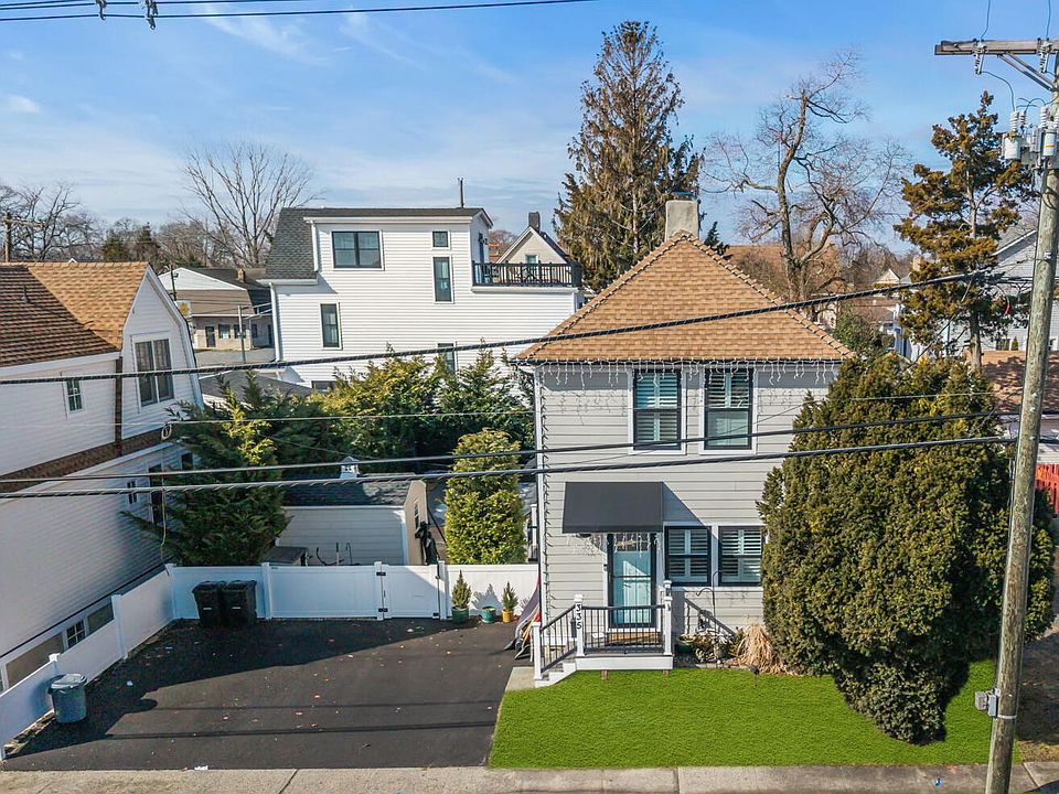 1st image of 335 Hawthorne Avenue