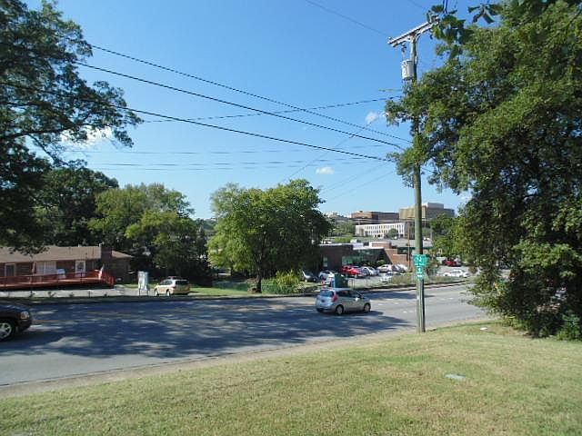 2nd image of 1205 S Graycroft Ave