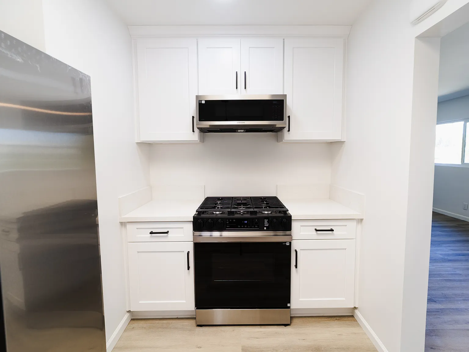 2 bed, 1053 sqft, $3,095 — Photo 4