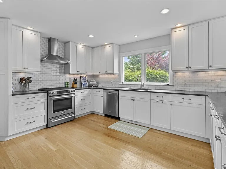 58 Bayfield Ln — Photo 10