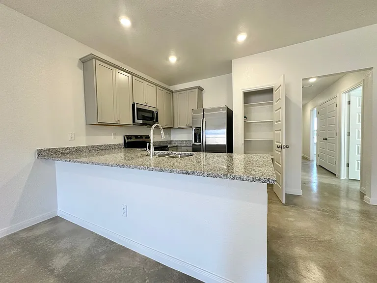 905 Cherry Laurel Ln — Photo 15