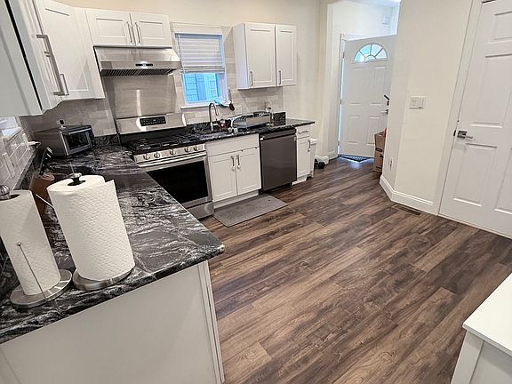 2nd image of 18 Pitman St