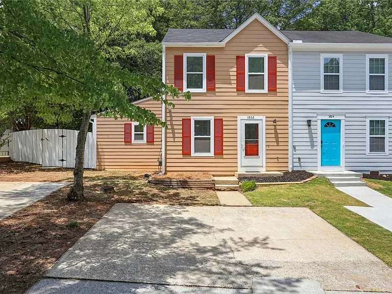 1802 Cumberland Valley Pl SE — Photo 1