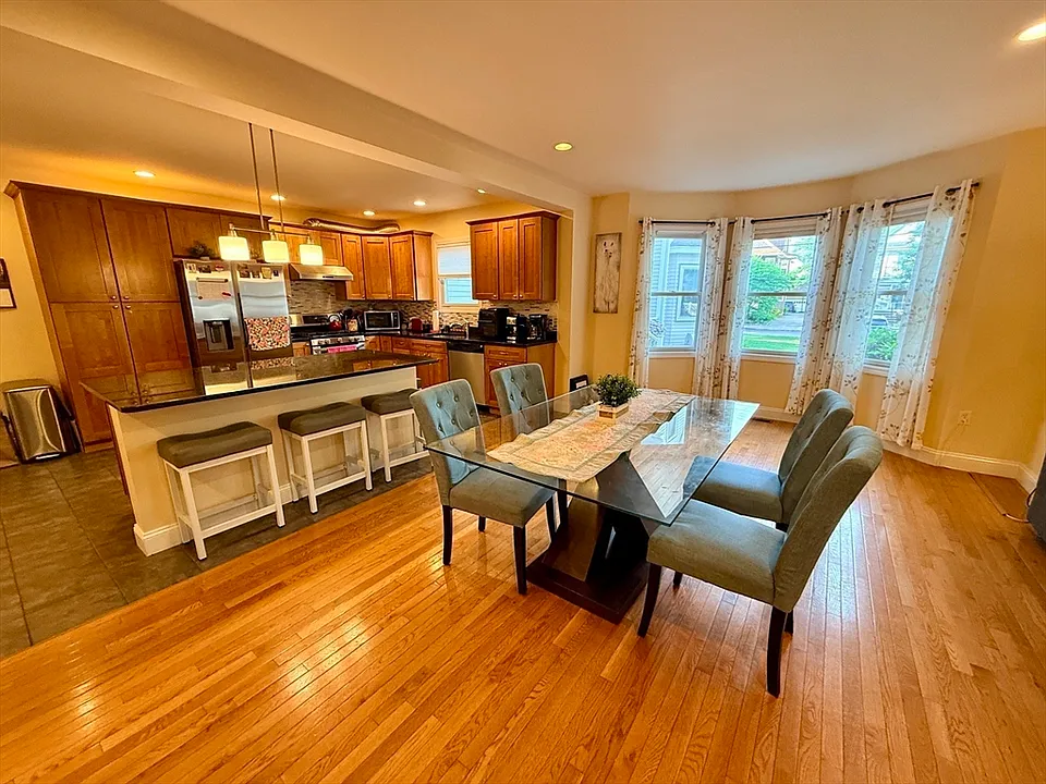 55 Monument St #2